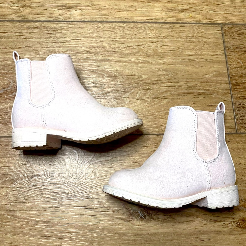 Toddler girl blush boots